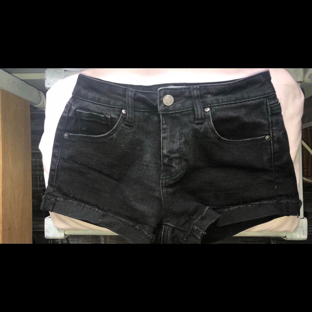 The cutest black shorts!